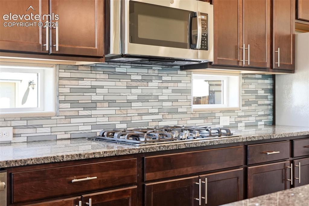 Image 12 of 50: Kitchen