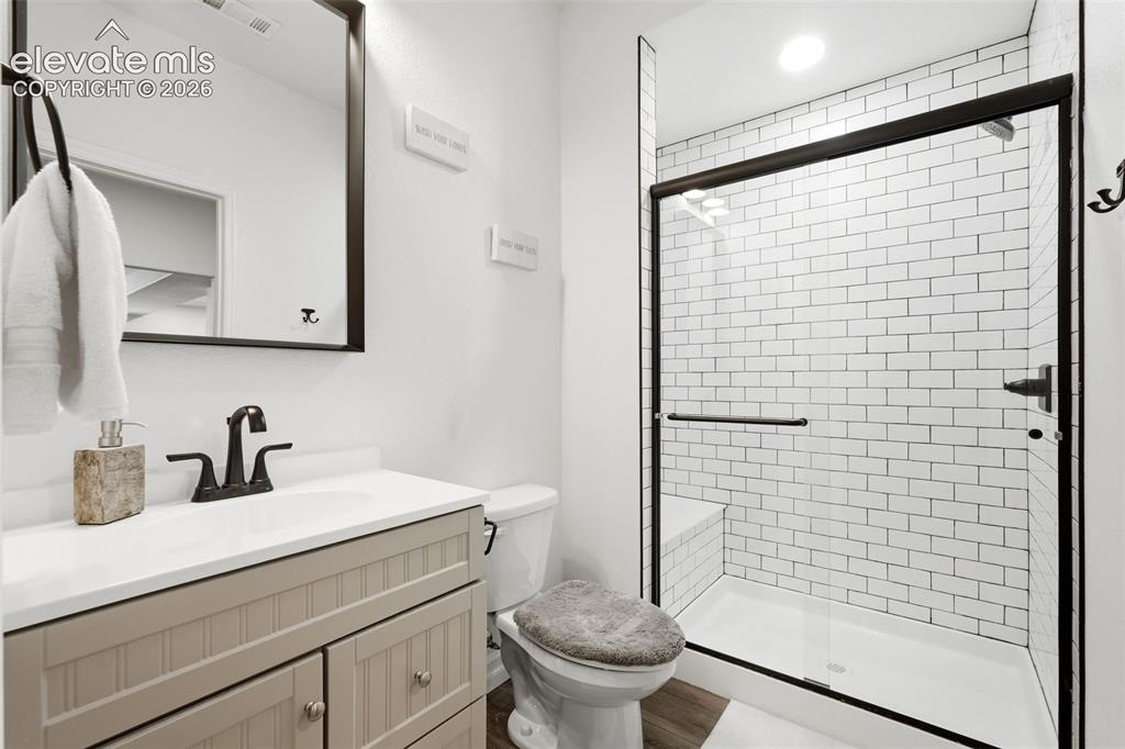 Image 40 of 50: Bathroom