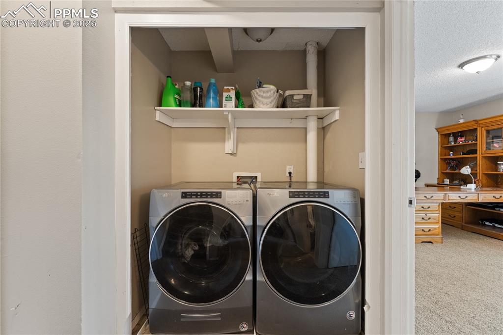 Image 21 of 28: Laundry
