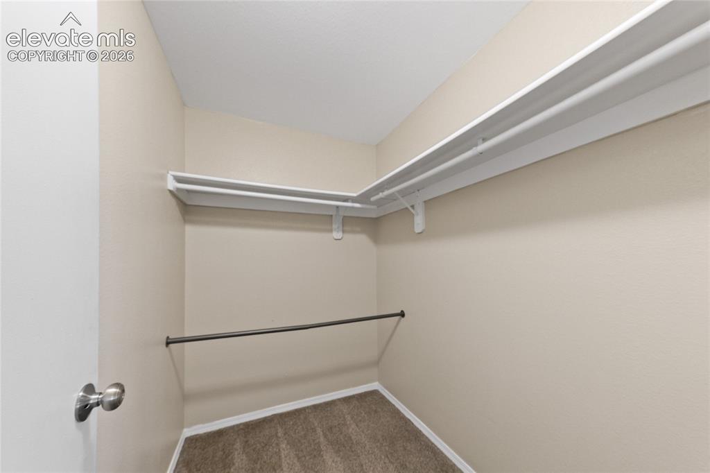 Image 35 of 40: Closet