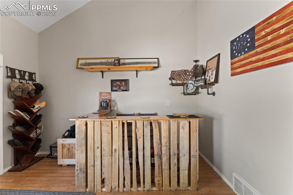 Image 6 of 28: Bar