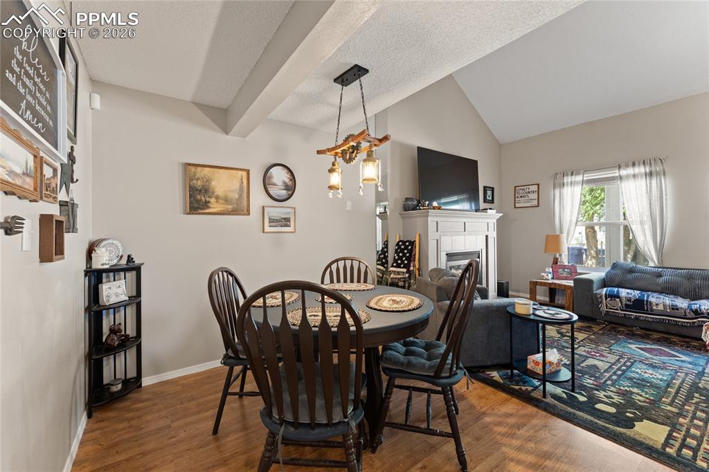Image 8 of 28: Dining Area