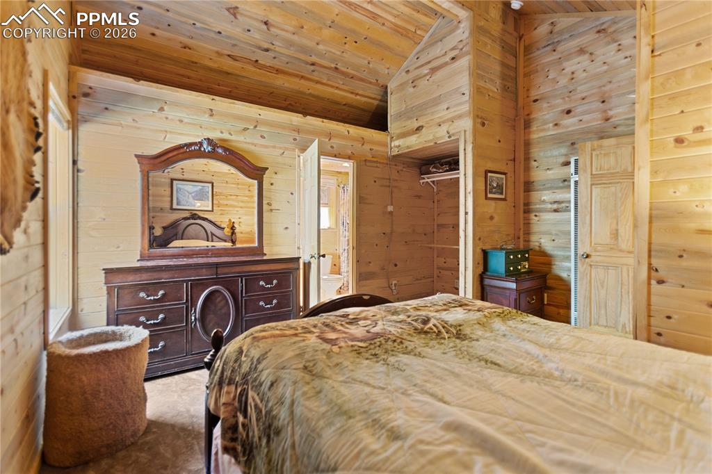 Image 15 of 23: Secondary Suite