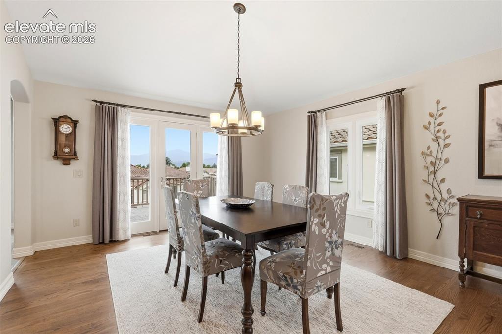 Image 15 of 47: Dining Area