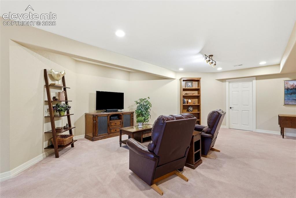 Image 29 of 47: Family Room