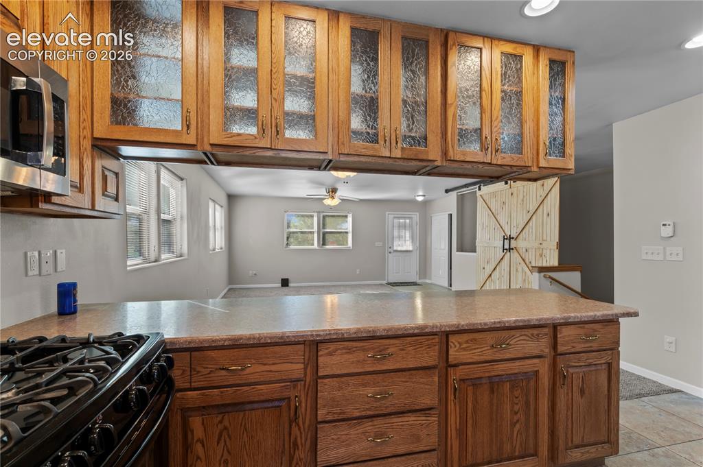 Image 11 of 36: Kitchen