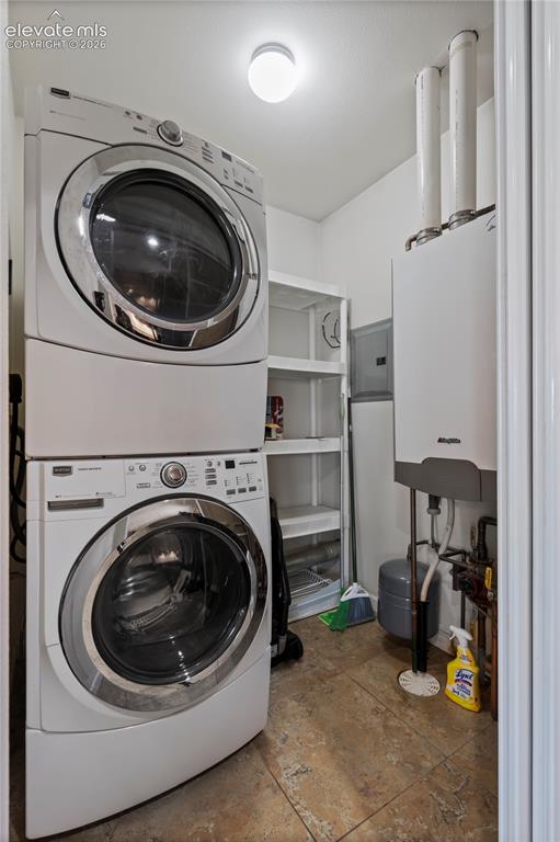 Image 24 of 36: Laundry