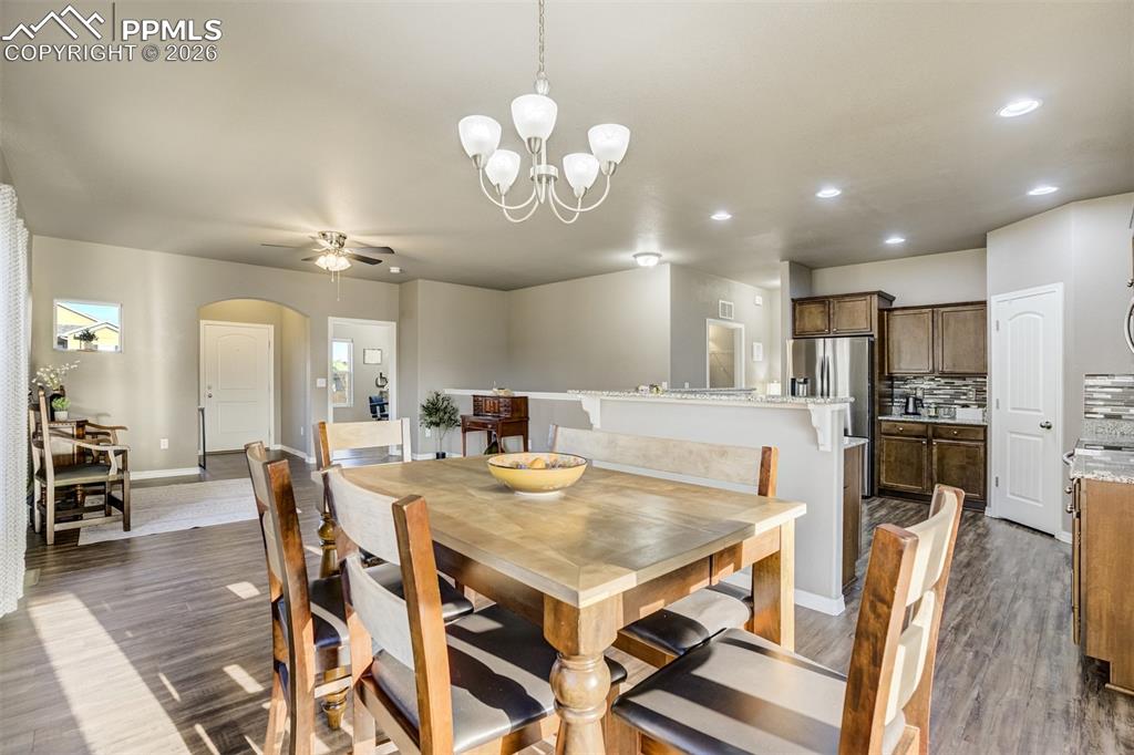 Image 10 of 46: Dining Area