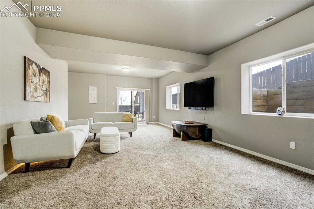 Image 28 of 46: Family Room