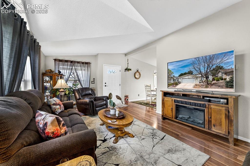 Image 22 of 48: Living Room