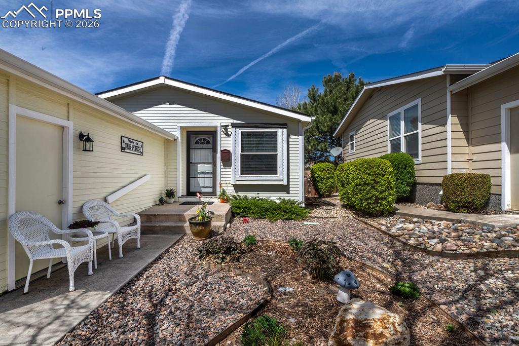 Image 3 of 48: Entry