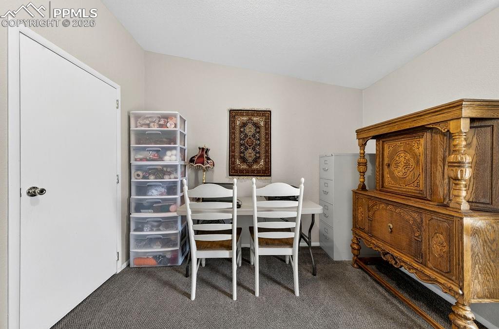 Image 32 of 48: Office