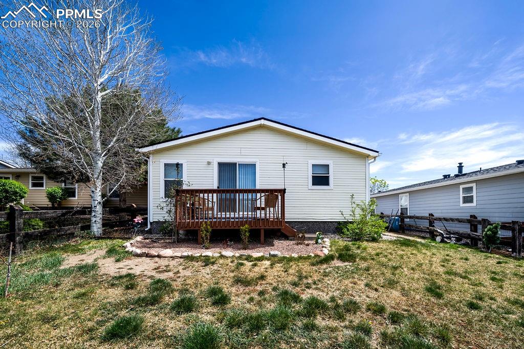 Image 41 of 48: Back of Structure