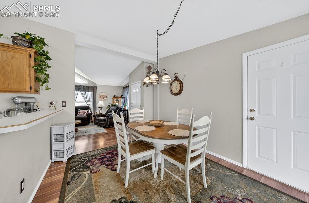 Image 9 of 48: Dining Area