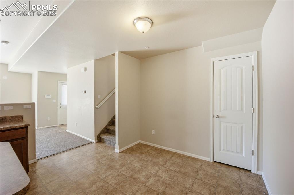 Image 11 of 42: Dining Area