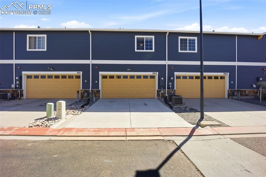 Image 31 of 42: Back of Structure