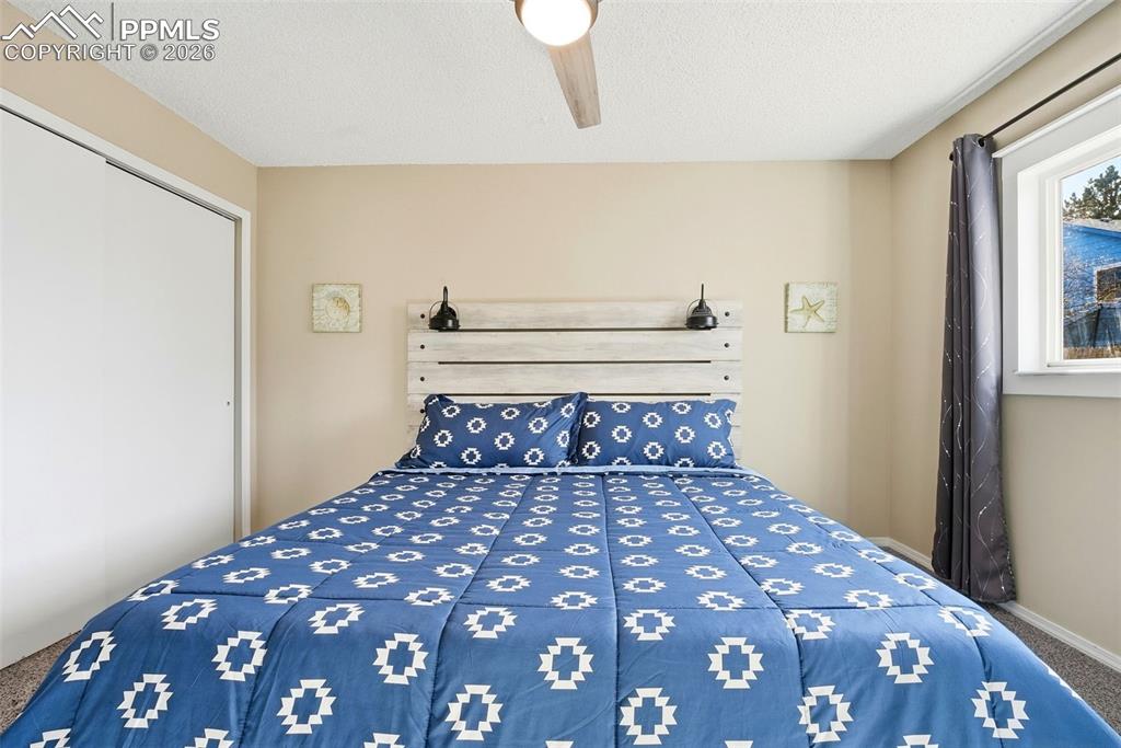 Image 14 of 40: Bedroom