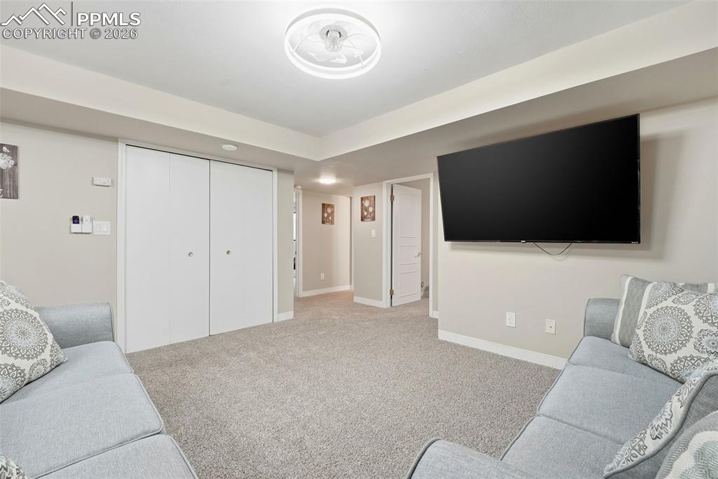 Image 20 of 40: Living Room