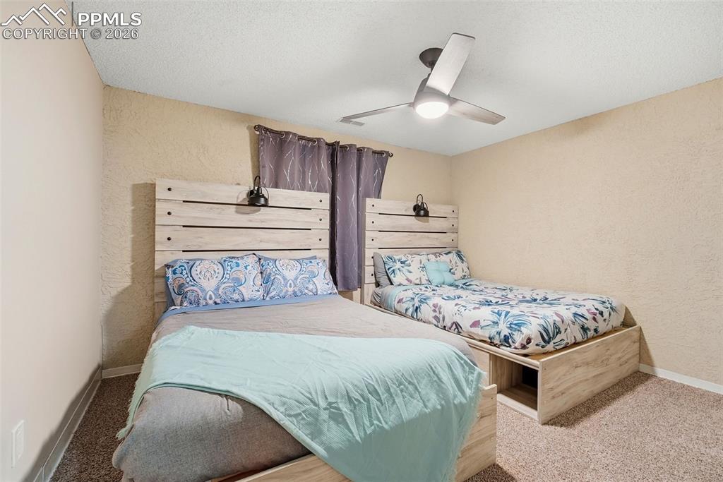 Image 21 of 40: Bedroom