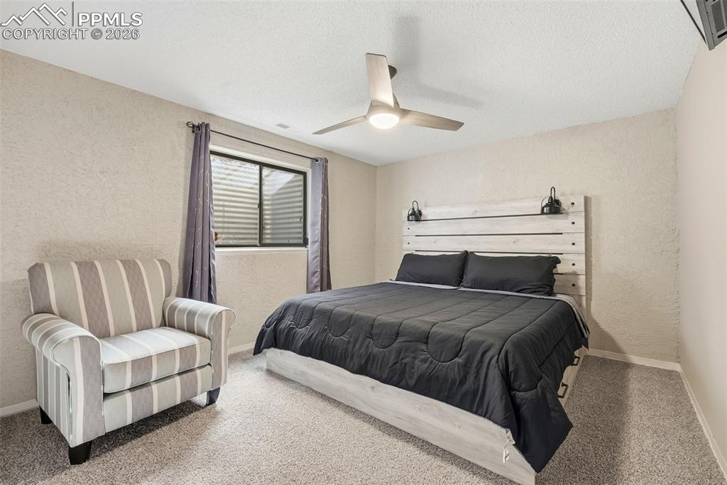 Image 24 of 40: Bedroom