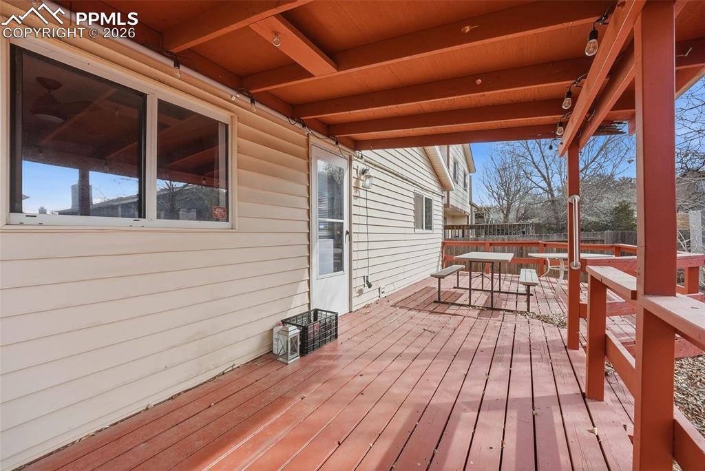 Image 29 of 40: Deck