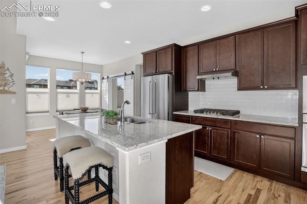 Image 15 of 42: Kitchen