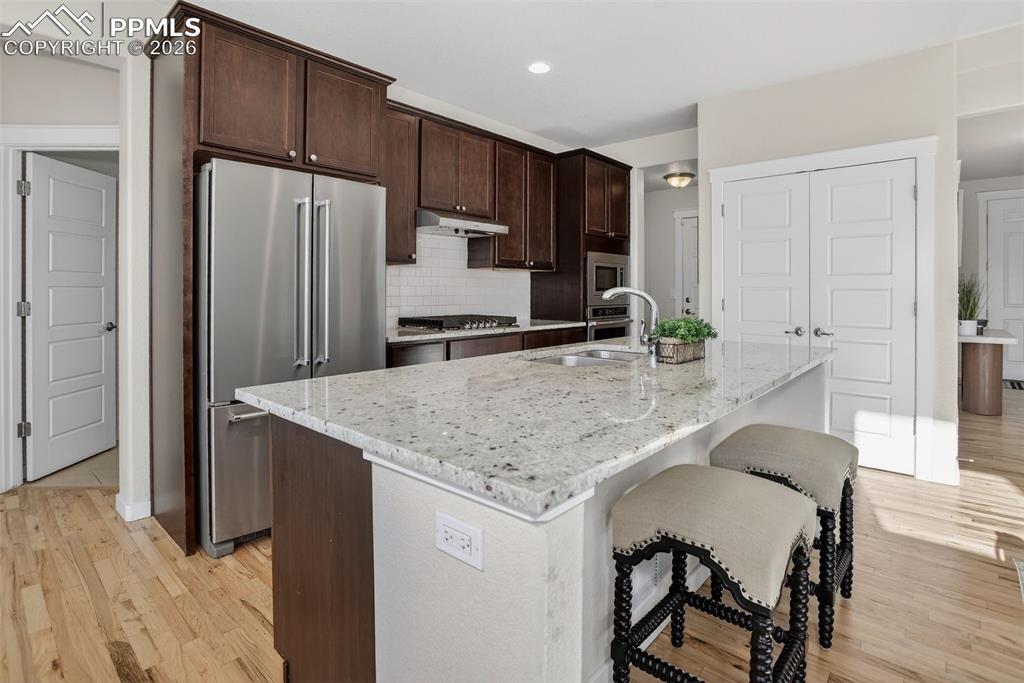 Image 16 of 42: Kitchen