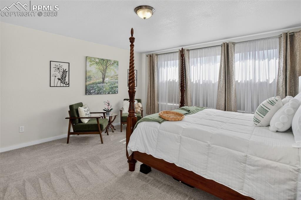 Image 28 of 42: Bedroom