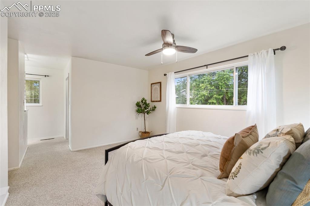 Image 16 of 39: Bedroom