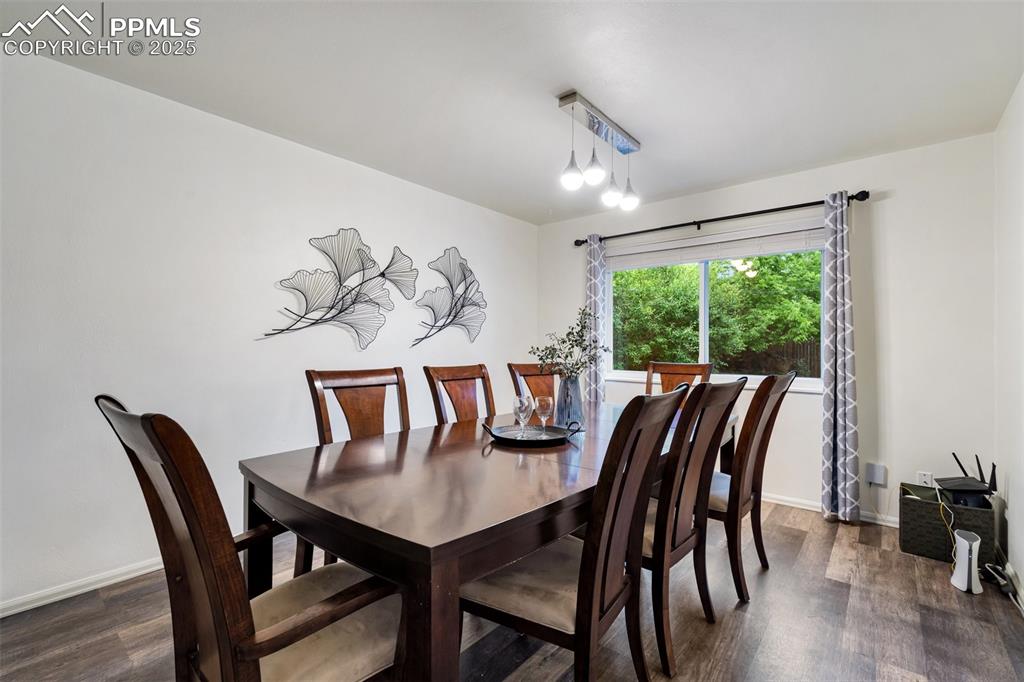 Image 5 of 39: Dining Area