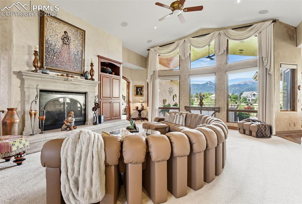 Image 17 of 50: Living Room
