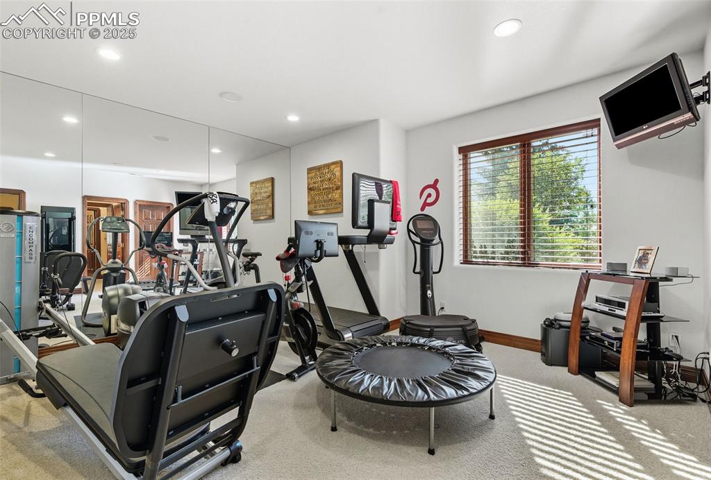 Image 42 of 50: This can also be a 4th bedroom with a walk-in closet.