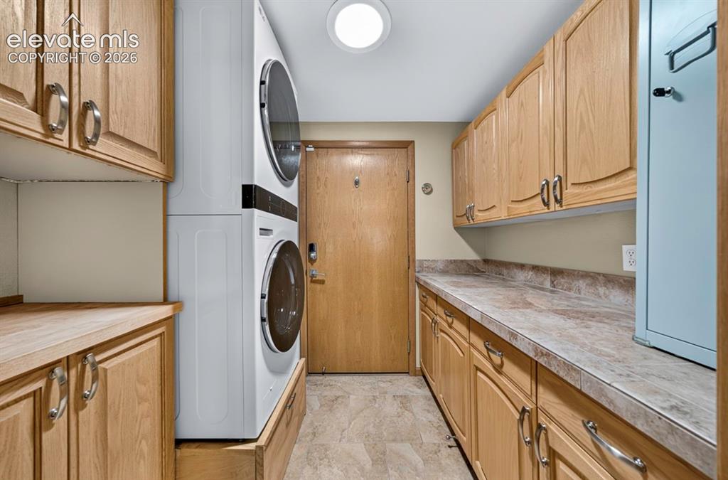Image 16 of 48: Laundry