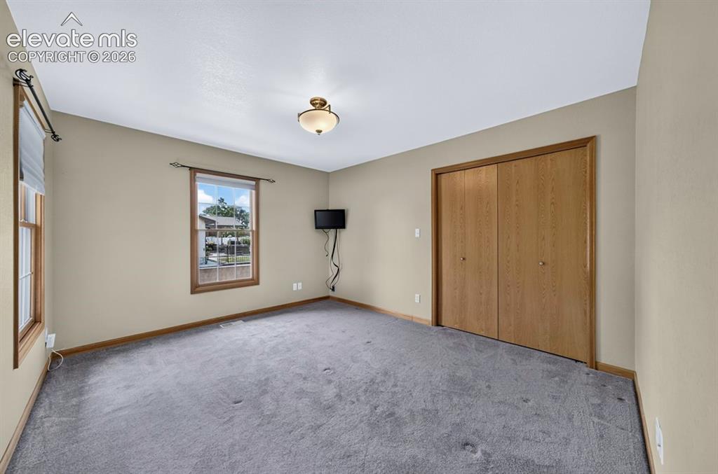 Image 41 of 48: Bedroom