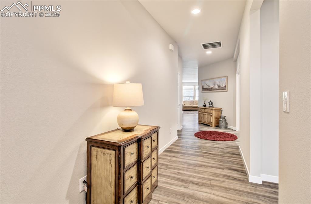 Image 4 of 39: Inviting entryway.