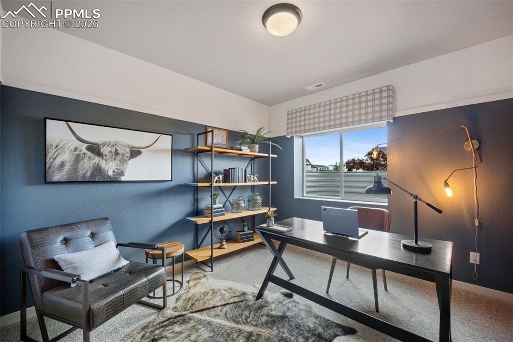 Image 16 of 29: Office