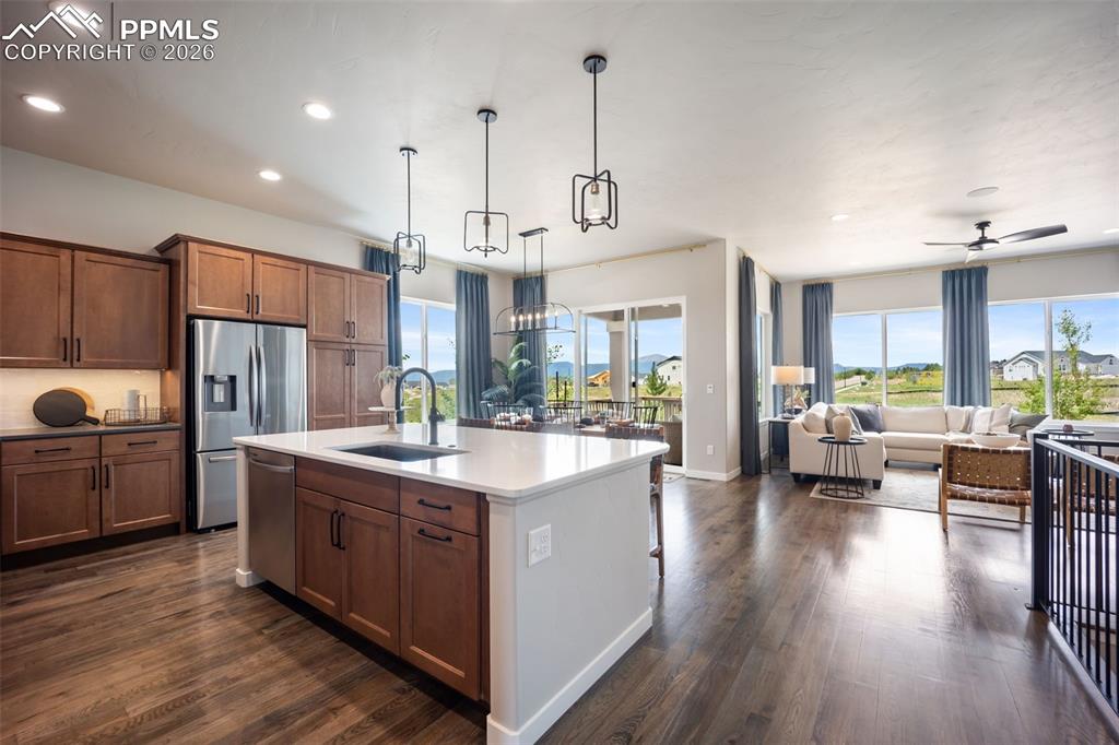 Image 2 of 29: Kitchen