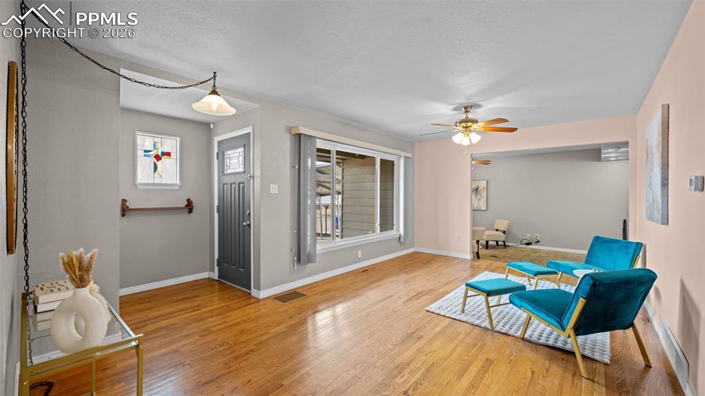 Image 4 of 42: Sitting Room