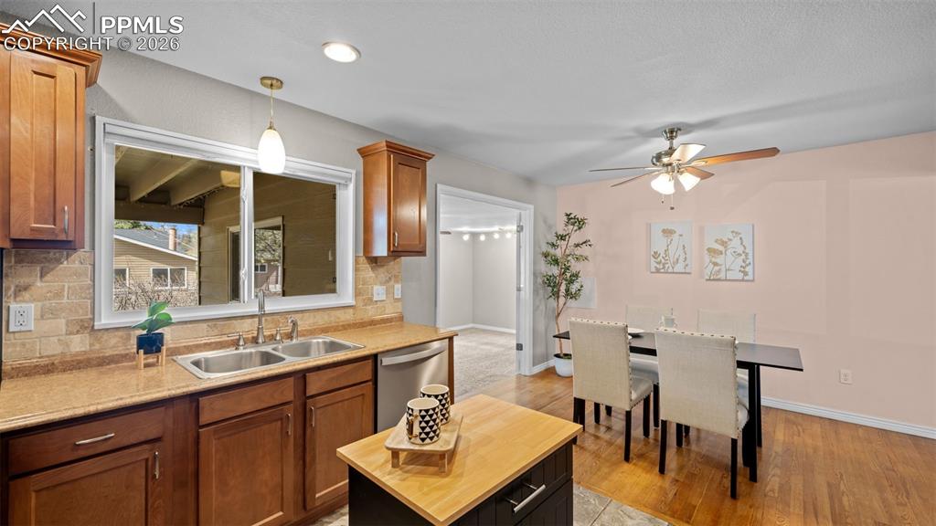 Image 9 of 42: Kitchen