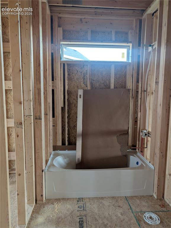Image 11 of 28: Bathroom