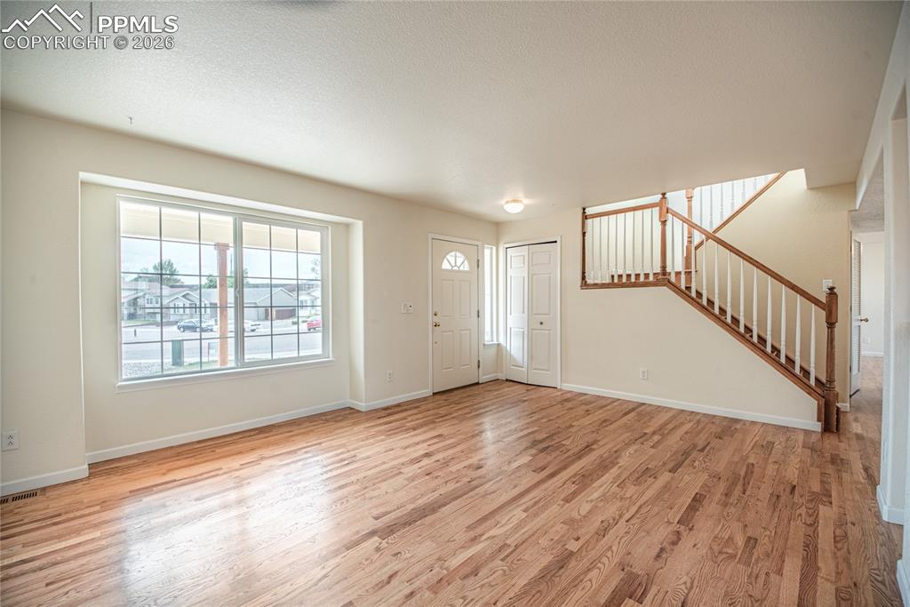 Image 4 of 49: Entry