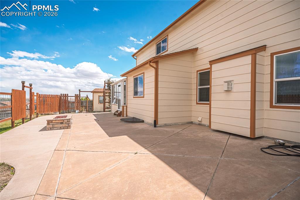 Image 43 of 49: Patio