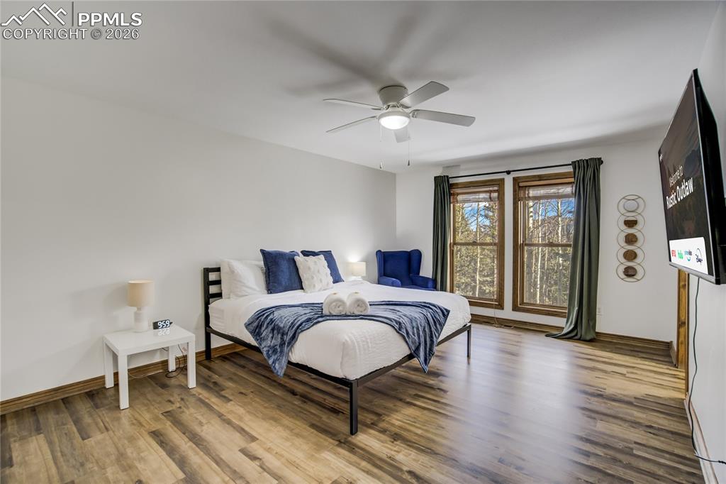 Image 11 of 42: Primary bedroom