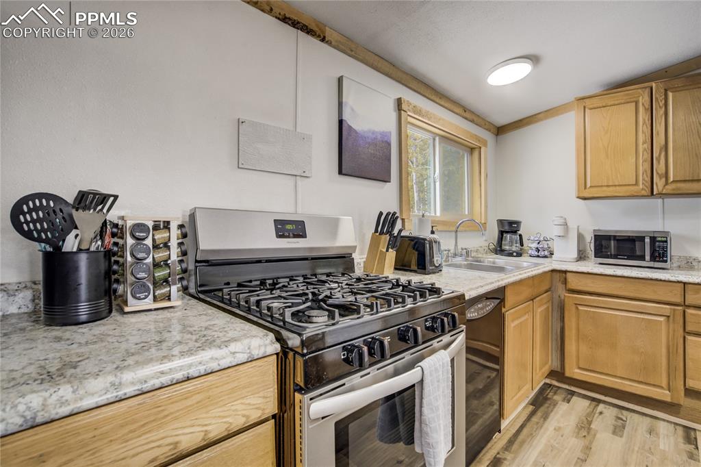 Image 40 of 42: ADU - kitchen