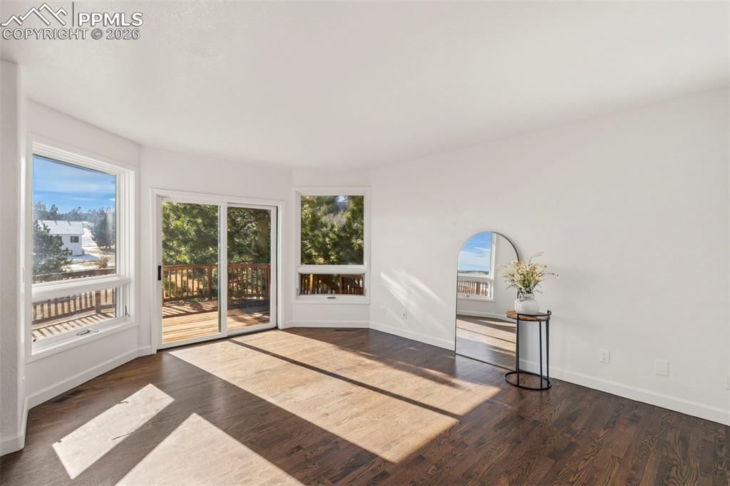 Image 21 of 44: Family Room