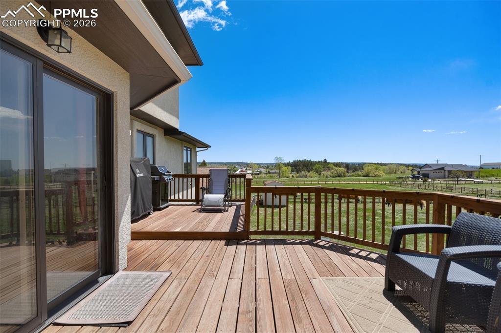 Image 42 of 44: Deck