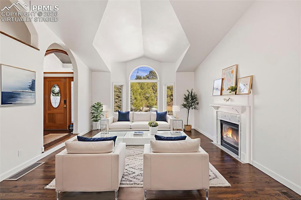 Image 8 of 44: Virtually Staged