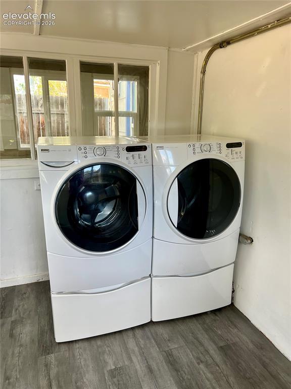 Image 13 of 14: Laundry