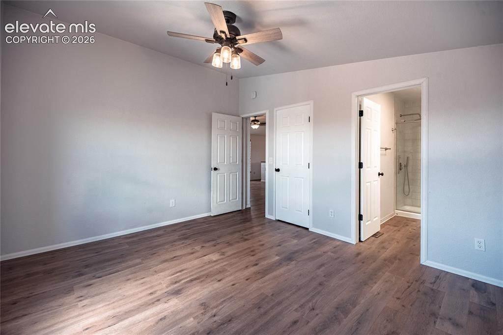 Image 15 of 48: Bedroom