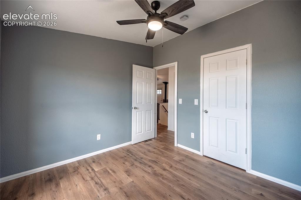 Image 19 of 48: Bedroom
